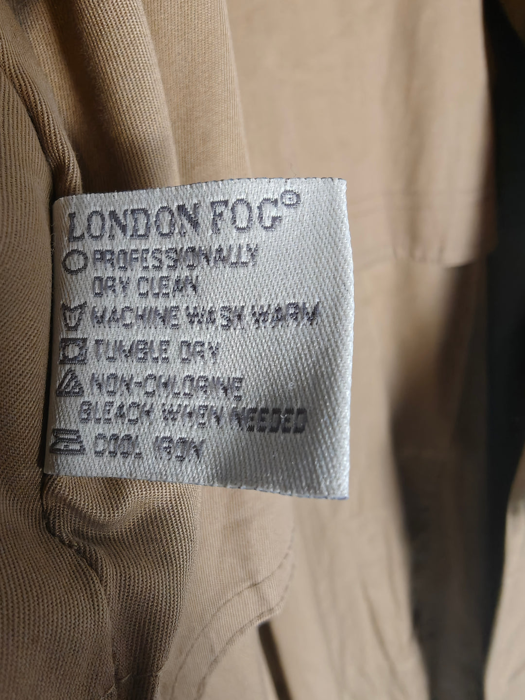 London Fog Men's Tan Trench Coat 46 Long Belted Double Breasted Rain Coat