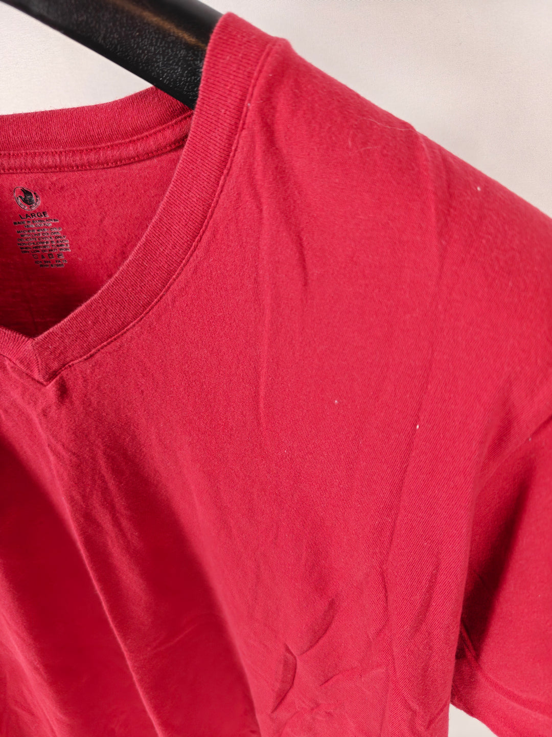 Men’s Body Glove V-Neck T-Shirt Red Size Large