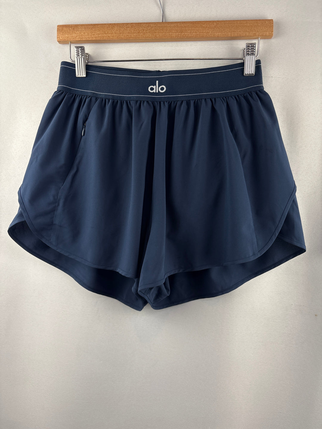 Women’s Alo Medium Navy Ruffled Sports Skort