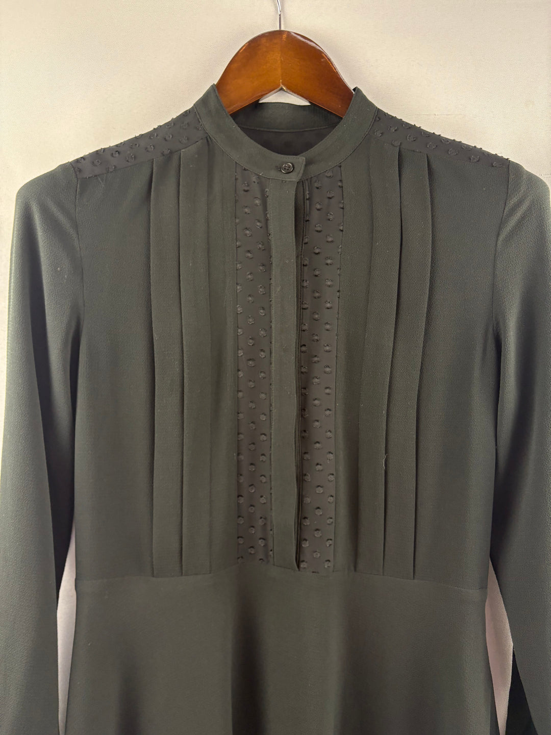 Women’s Ann Taylor Size 4 Black Long Sleeve Midi Dress