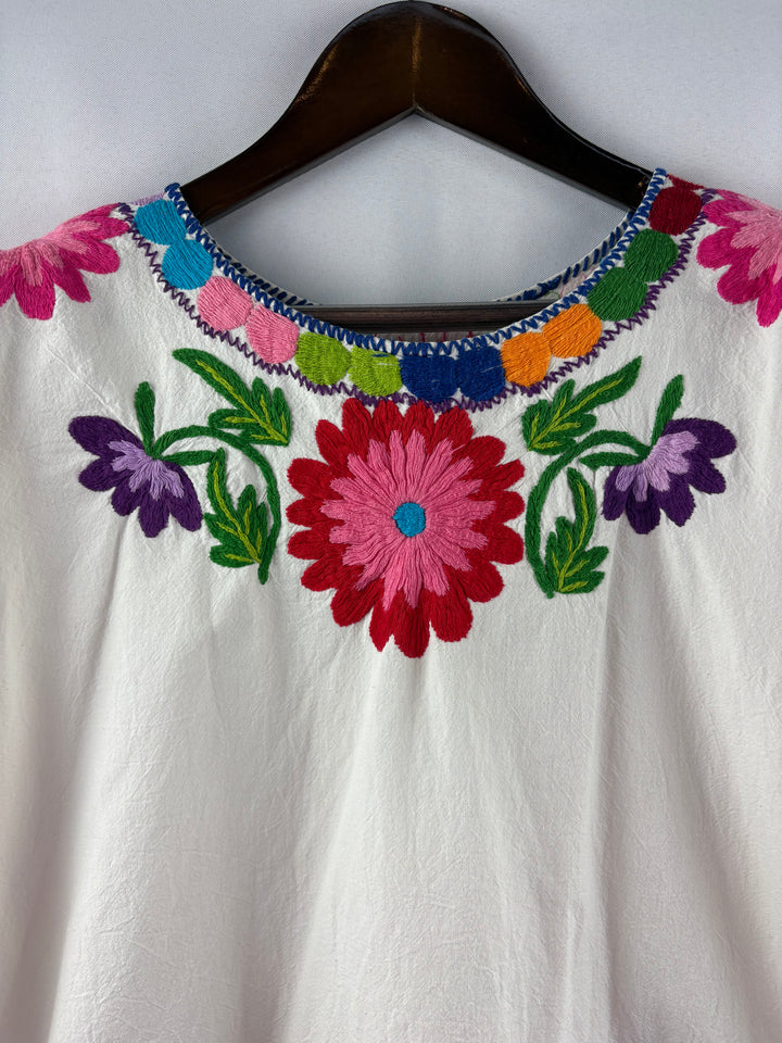 Women’s Handmade XL White w/ Floral Embroidery Blouse
