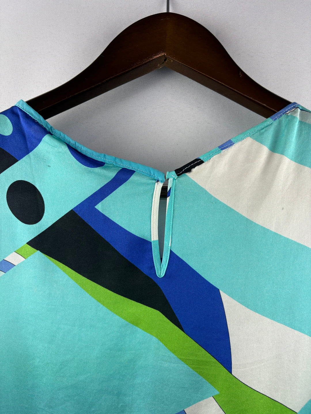 Women’s Emilio Pucci Size 8 Blue, White & Green Patterned Blouse