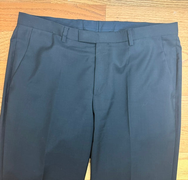 BOSS Black Dress Slacks – Size 34, Inseam 30