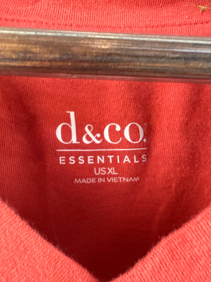 Women’s D&amp;Co XL Blood Orange V-Neck T-Shirt