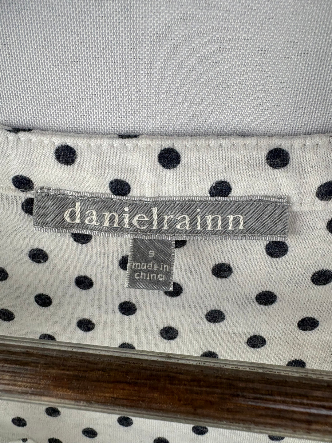 Women’s Daniel Rainn Small White Blouse w/ Gray Polka Dot & Stripes
