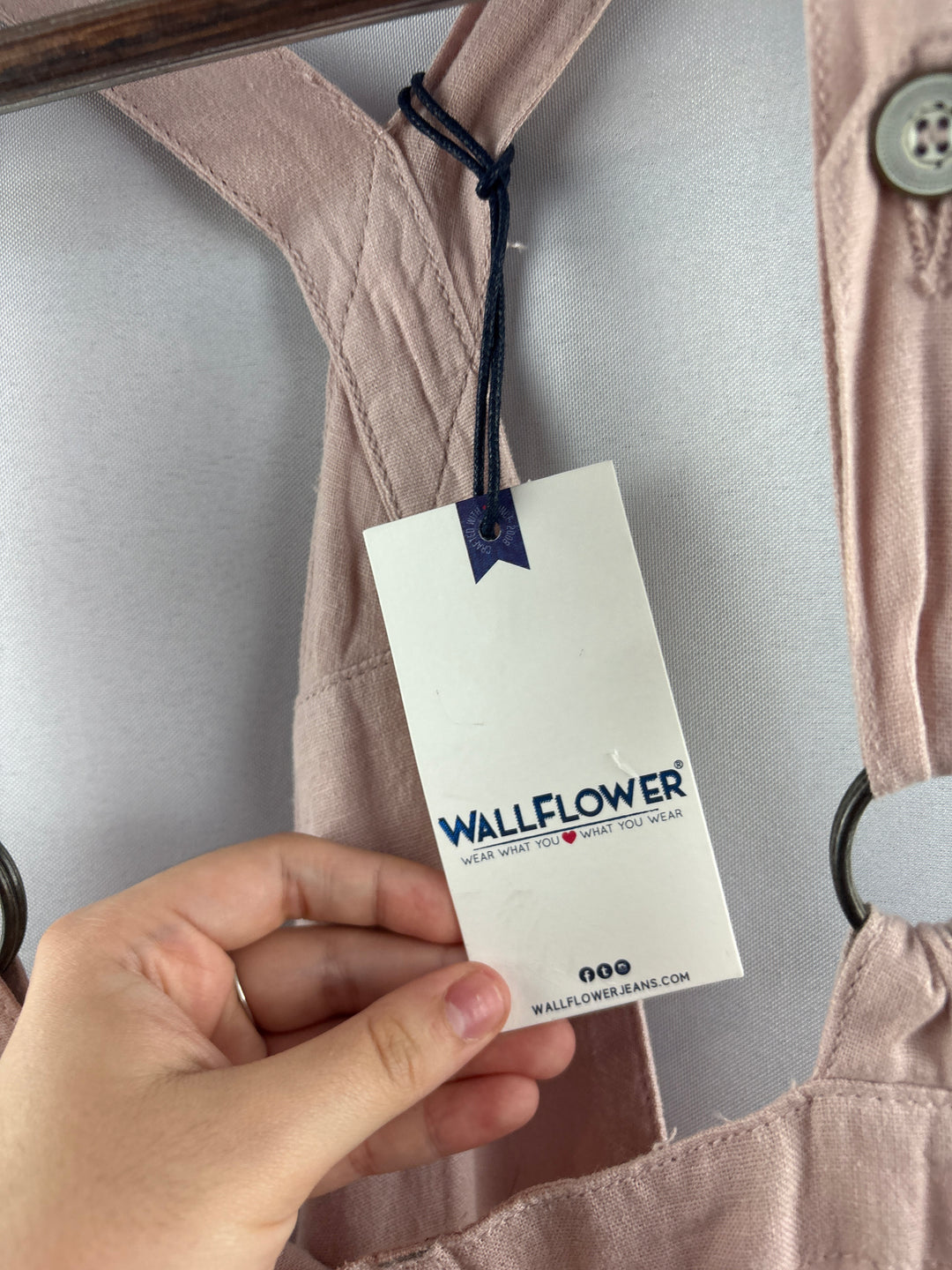 Women’s Wallflower XL Millennial Pink Overall Shorts