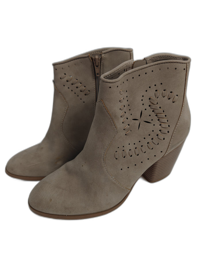 Womens Restricted Ankle Boots Taupe Size 9