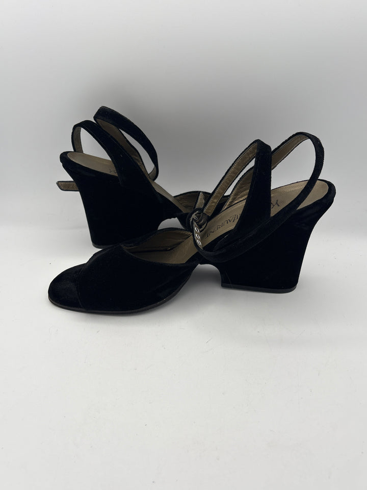 Women’s Yves Saint Laurent Size 10 Black Velvet Strappy Heels