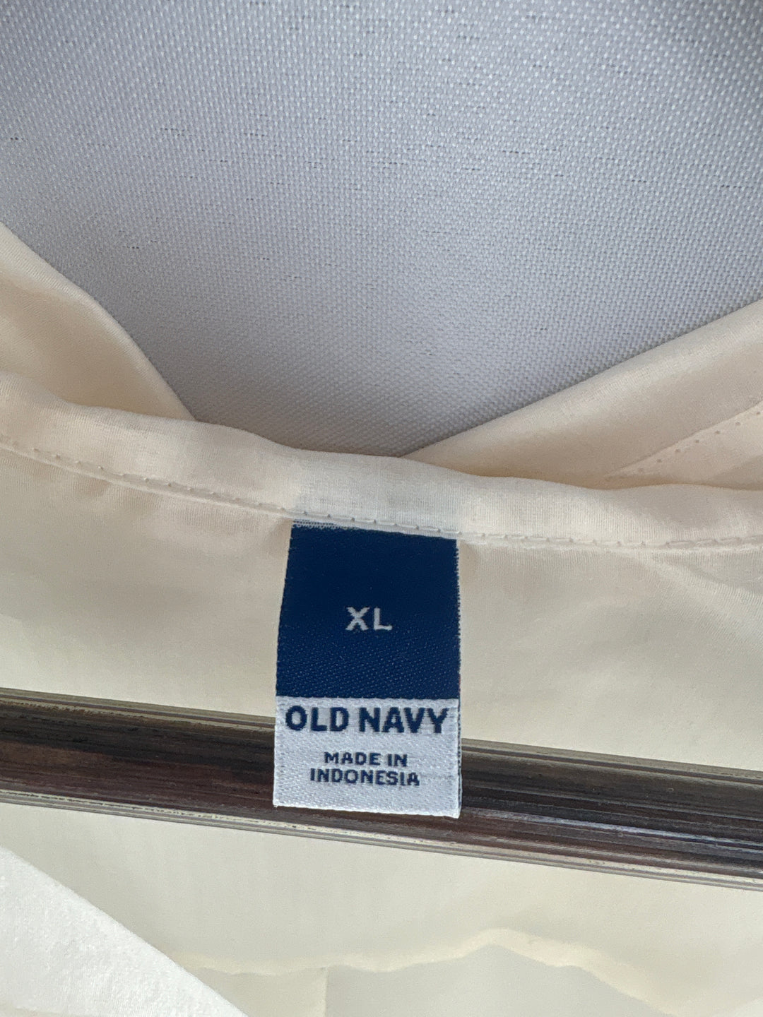 Women’s Old Navy XL Sheer Cream Button Up Shirt