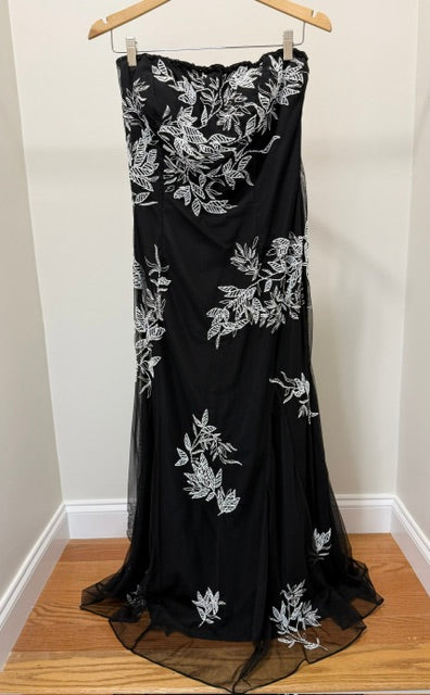 Cache 90s Vintage Strapless Black Mesh Gown w/White Embroidered Beaded Floral Accent SzL