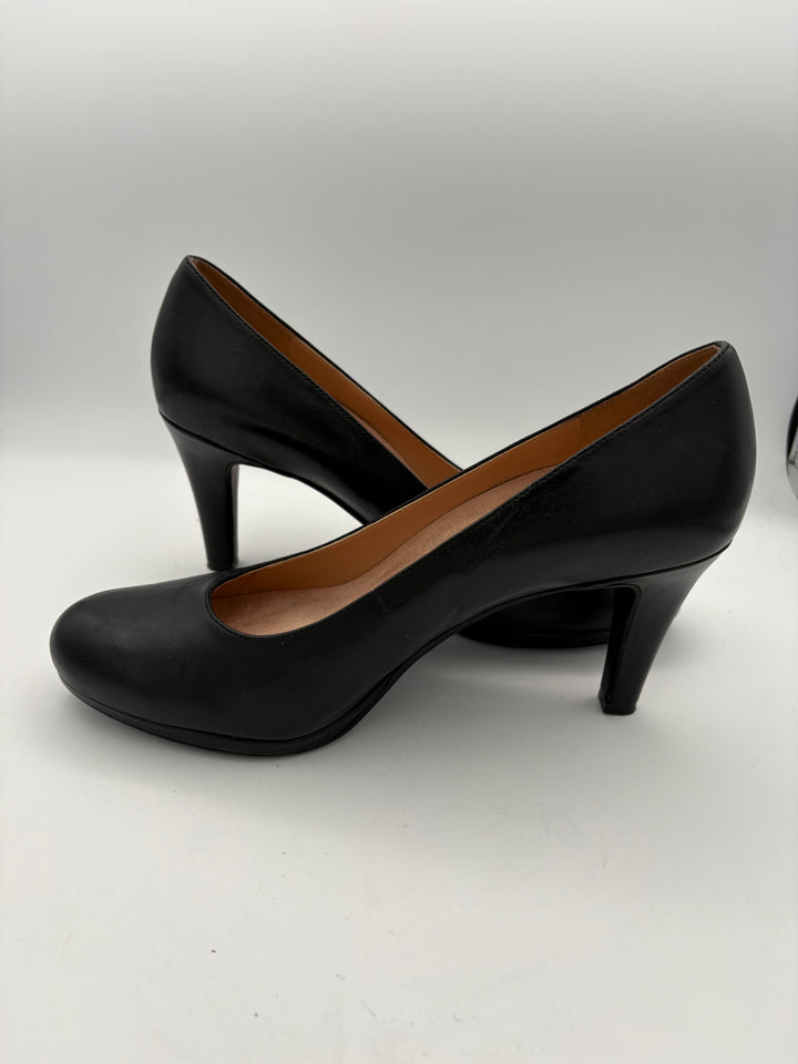 Women’s Naturalizer Size 8.5 Black Leather Pumps