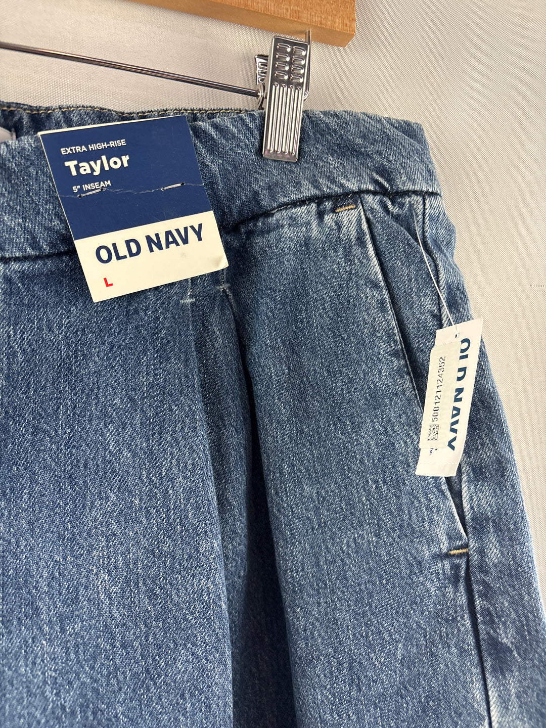 Women’s Old Navy Large Medium Wash Blue High-Rise Denim Shorts