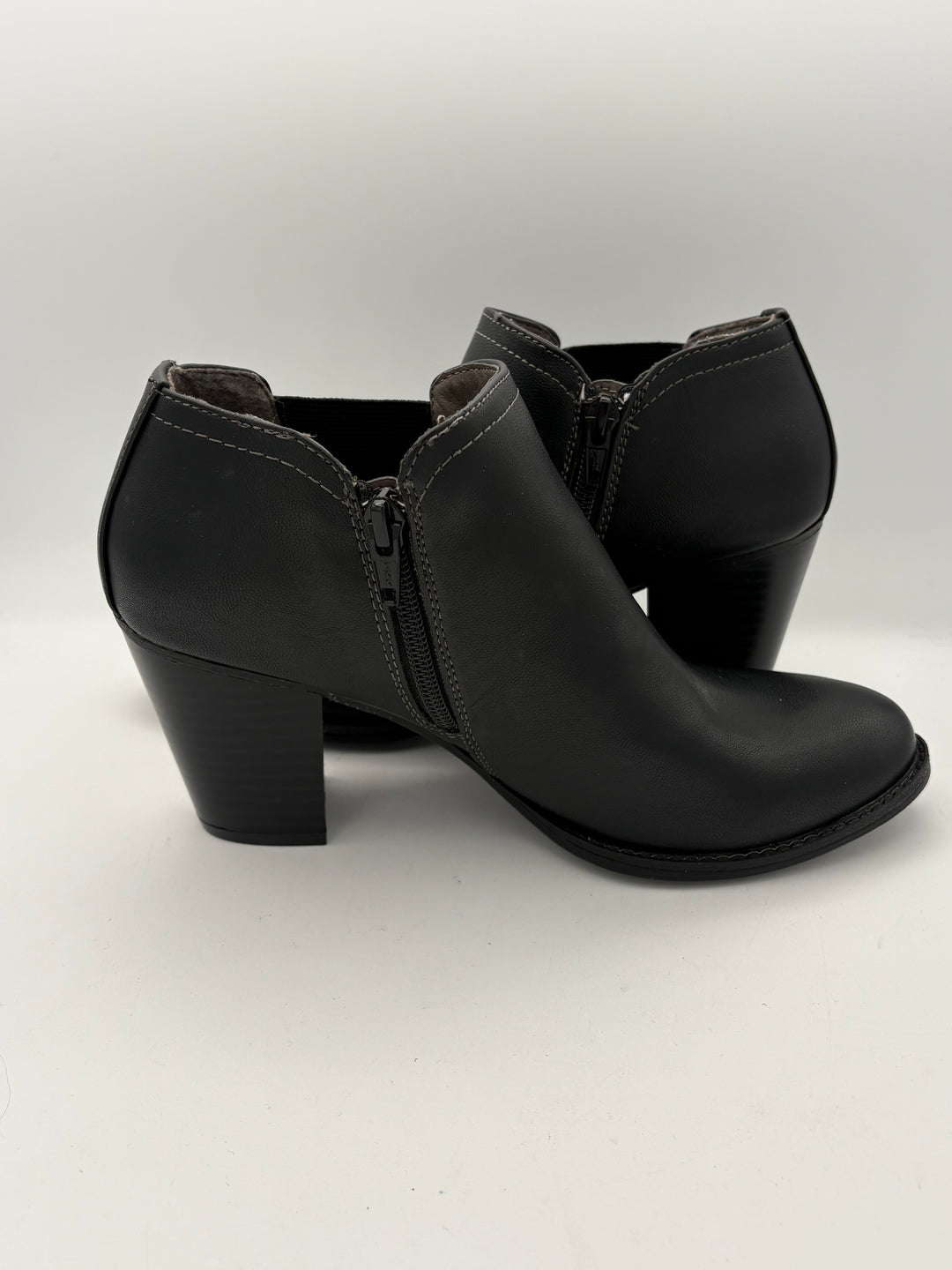 Women’s Eüro Soft Size 8 Black Leather Ankle Boots