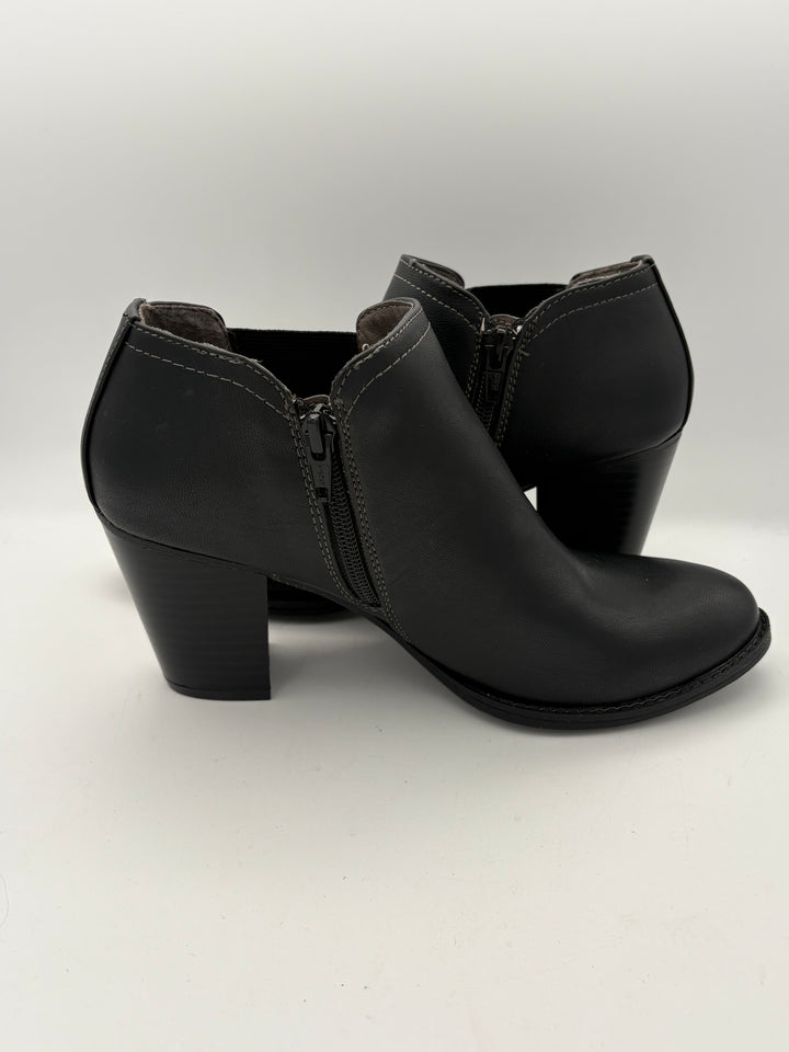 Women’s Eüro Soft Size 8 Black Leather Ankle Boots