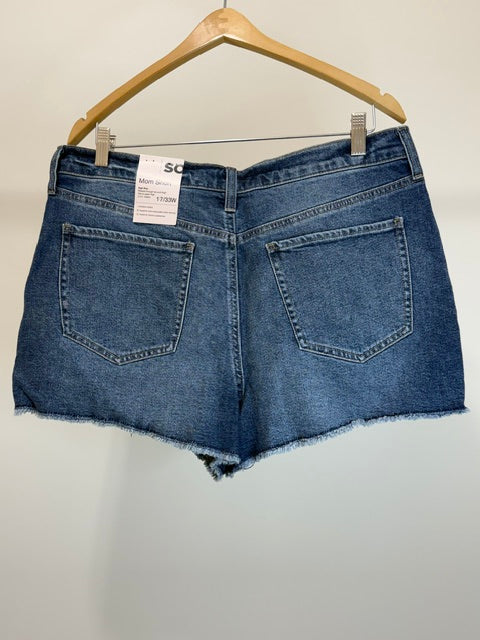 SO High Rise Mom Shorts Distressed Raw Hem Denim NWT Sz17/33W
