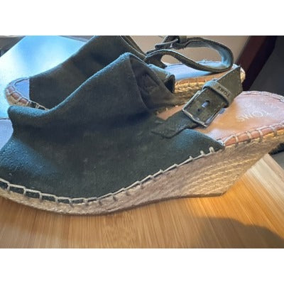 Women’s Toms Green Suede Wedge Sandal Size 8.5