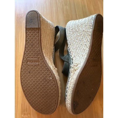 Women’s Toms Green Suede Wedge Sandal Size 8.5