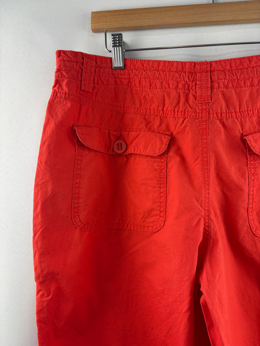 Women’s Faded Glory Size 14 Blood Orange Capris