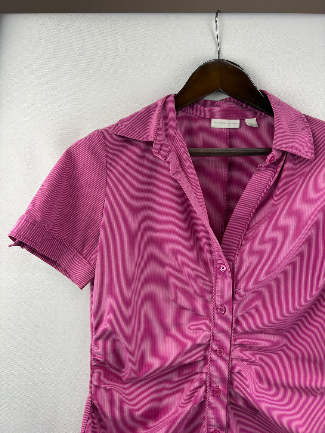 Women’s New York & Company Medium Magenta Button Up Blouse