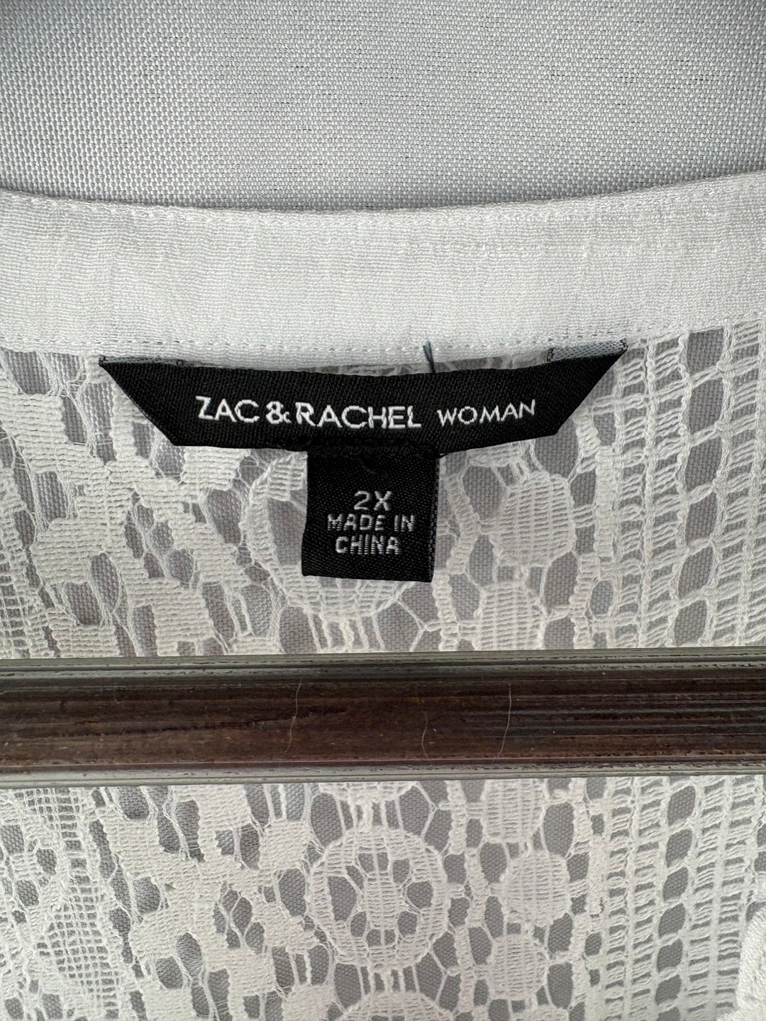 Women’s Zac & Rachel Size 2X White Tank Blouse