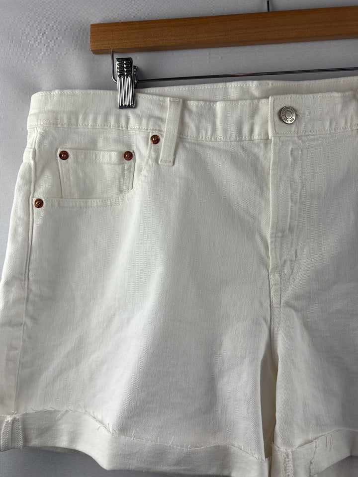Women’s GAP Size 16 White Mid Rise Denim Shorts