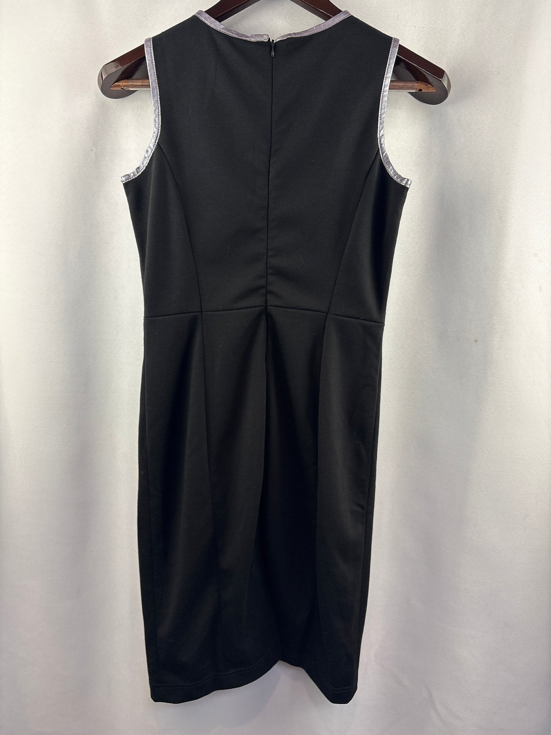 Women’s IMAN Small Sleeveless Black &amp; Sliver Patterned Dress