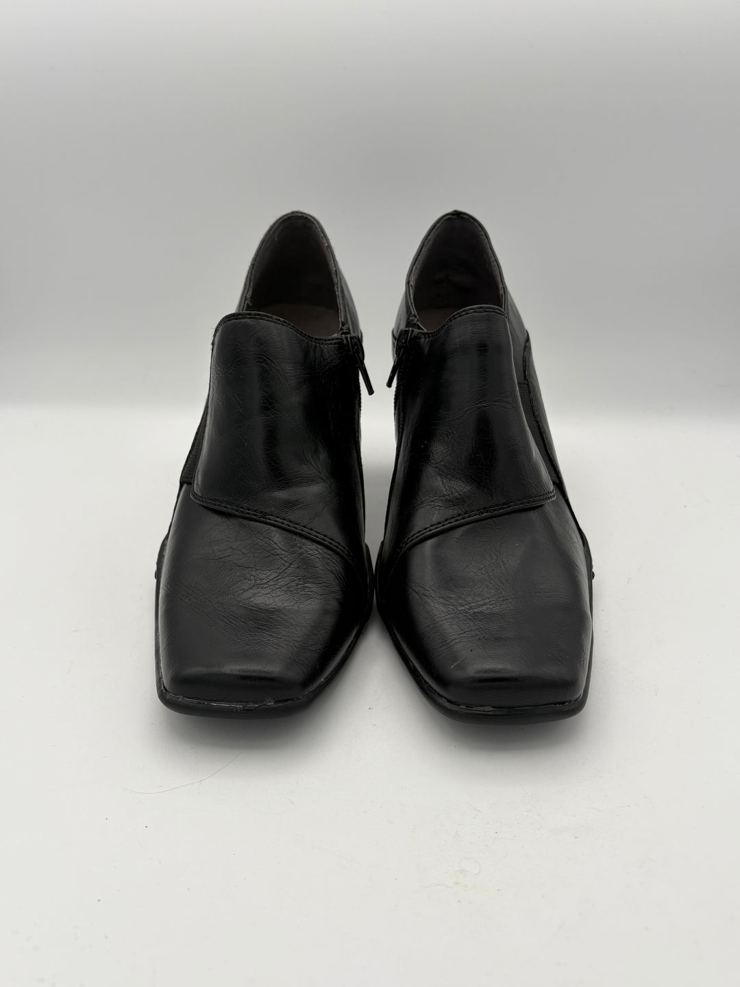 Women’s Aerosoles Size 8 Black Leather Ankle Boot Heels