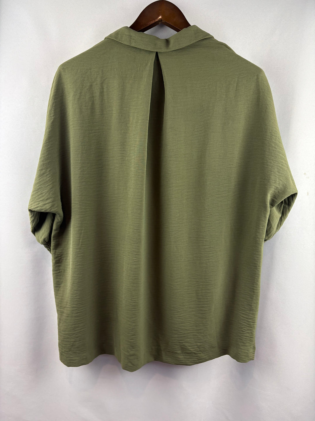 Women’s Dokotoo Medium Olive Green 3/4 Sleeve Blouse