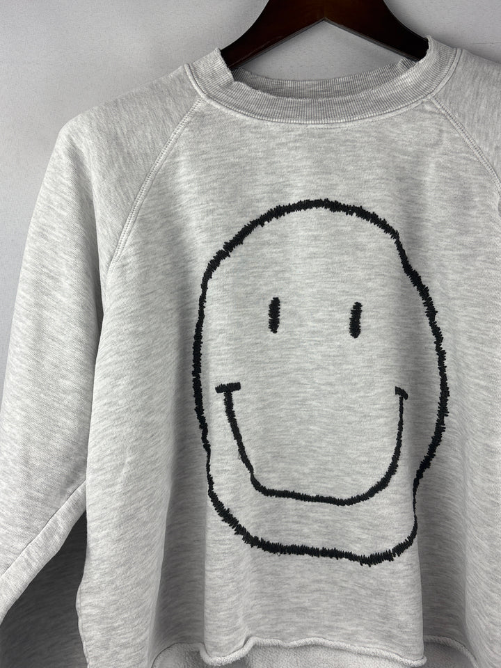 Women’s I.S.M.B.S Medium Light Gray Smiley Cropped Sweater