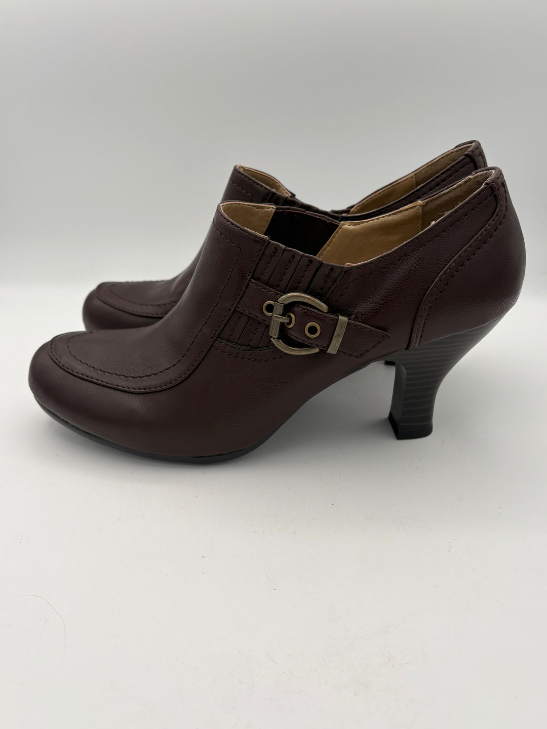 Women’s White Mountain Size 8.5 Brown Leather Heeled MuleS