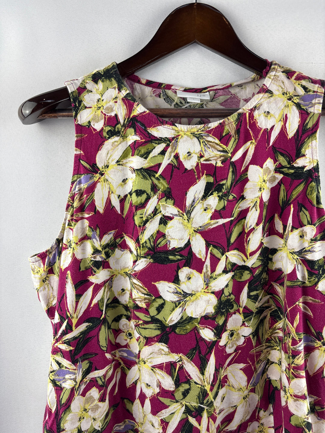 Women’s J.Jill Large Magenta Sleeveless Blouse w/ White Florals