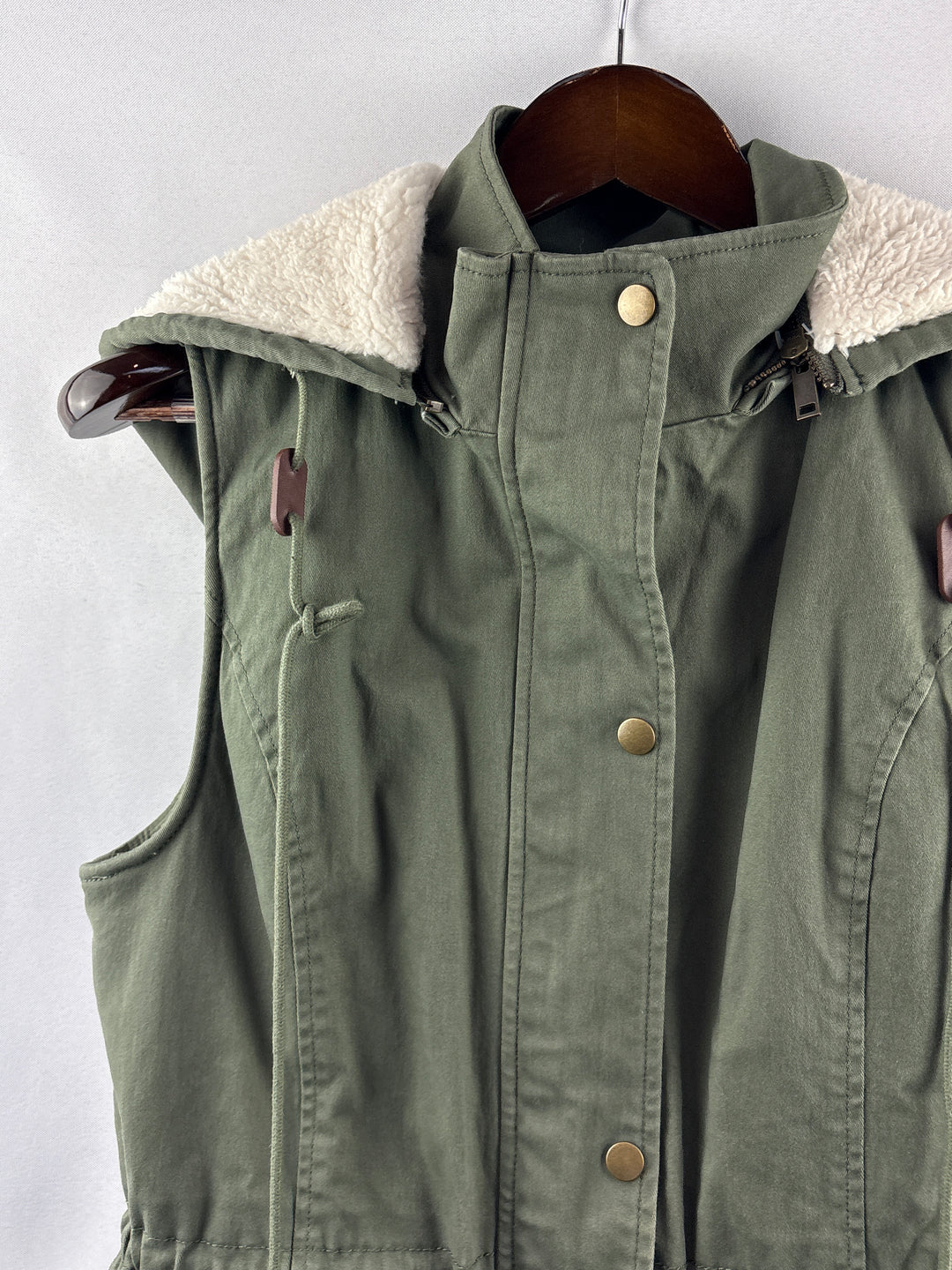 Women’s Market &amp; Spruce Medium Army Green Faux Fur Lined Vest