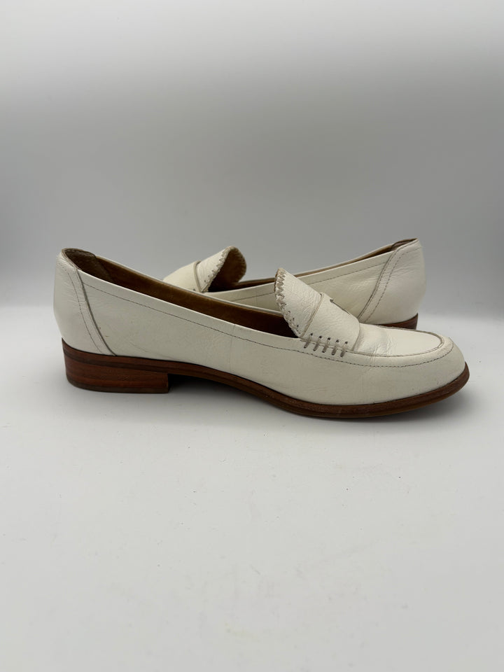 Women’s ED Ellen Degeneres Size 8.5 White Leather Loafers