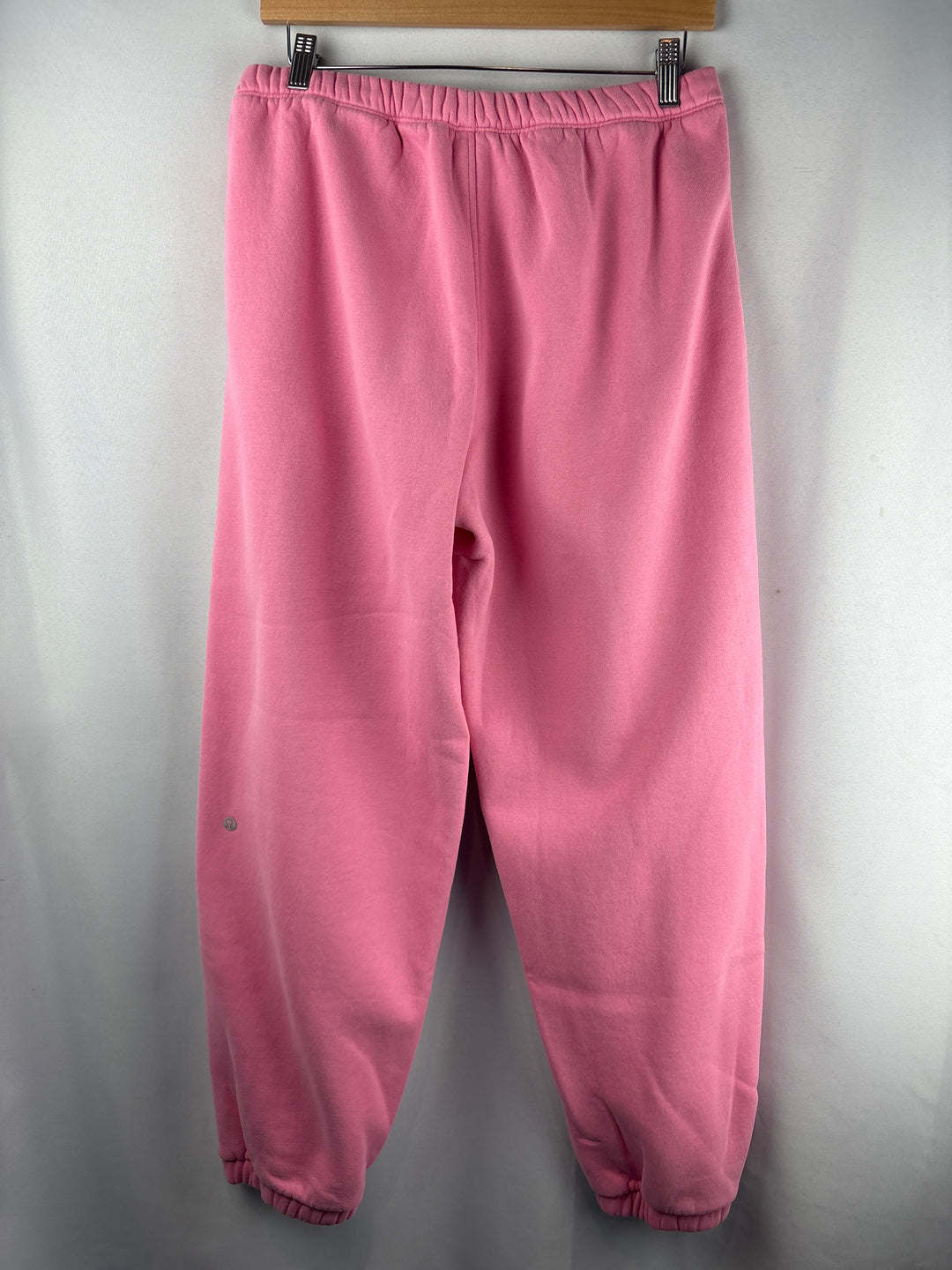 Women’s LuluLemon Medium Pink Sweatpants