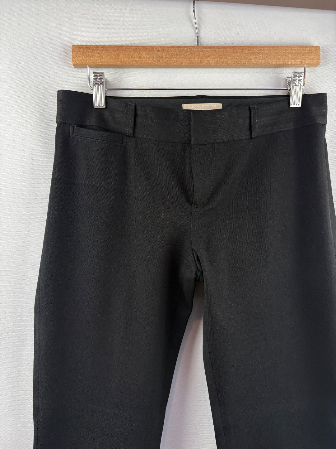 Women’s Banana Republic Size 4 Black Pleated Dress Pants