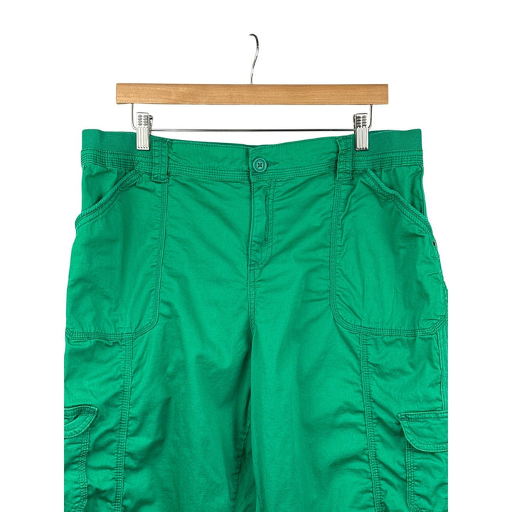 Women’s Style&Co Size 16 Green Cargo Capri Pants