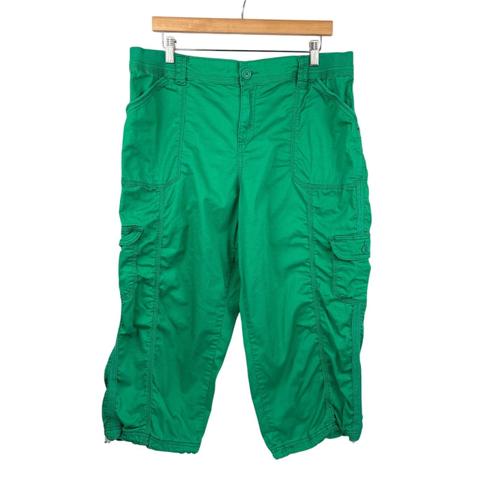 Women’s Style&Co Size 16 Green Cargo Capri Pants