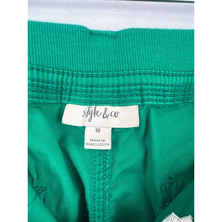 Women’s Style&Co Size 16 Green Cargo Capri Pants