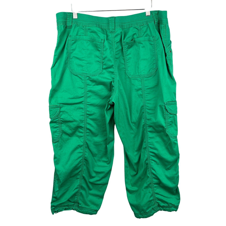 Women’s Style&Co Size 16 Green Cargo Capri Pants
