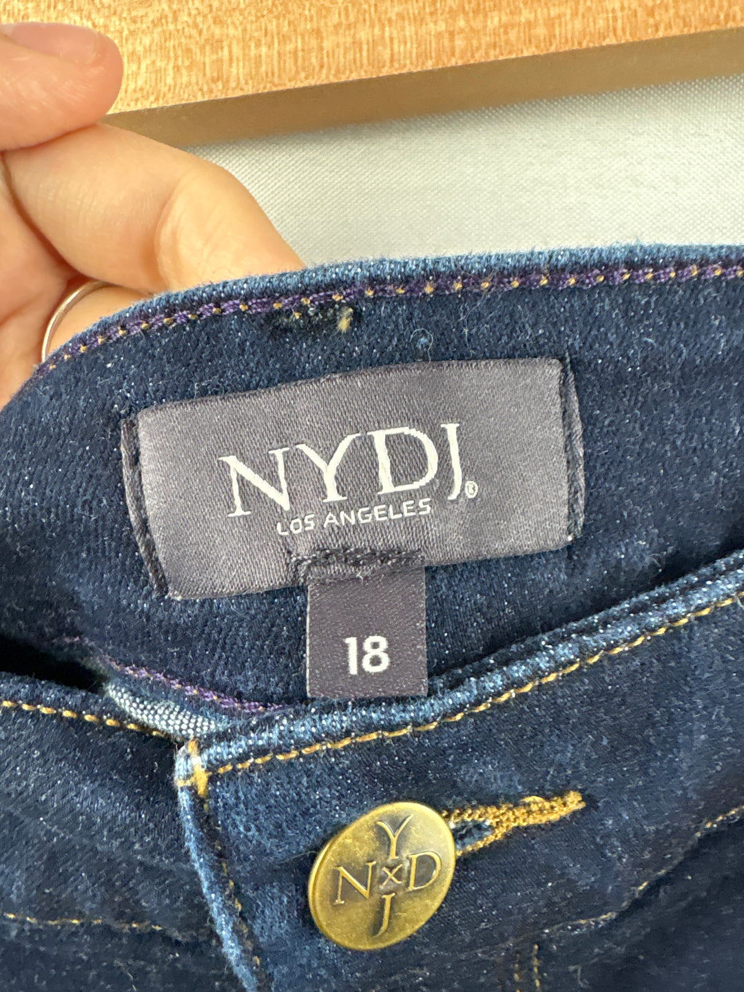 Women’s NYDJ Size 18 Dark Blue Cropped Jeans