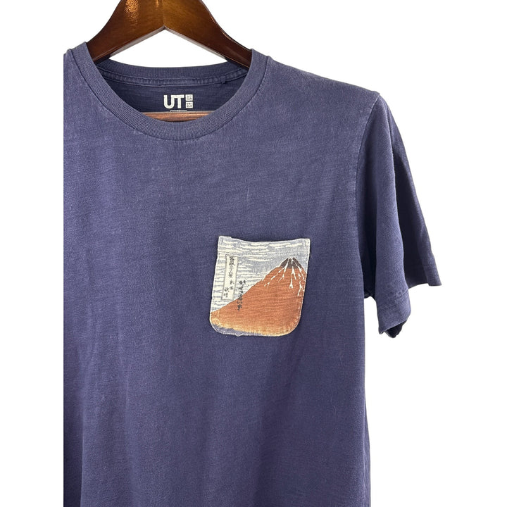 Women’s UniQlo Medium Navy Blue T-Shirt w/ Mountain Pattern Pocket