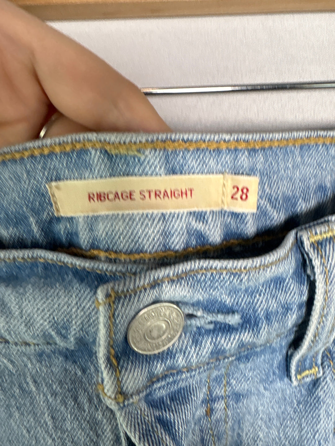 Women Levis Light Blue Straight Leg Jeans Cotton Blend Size 28