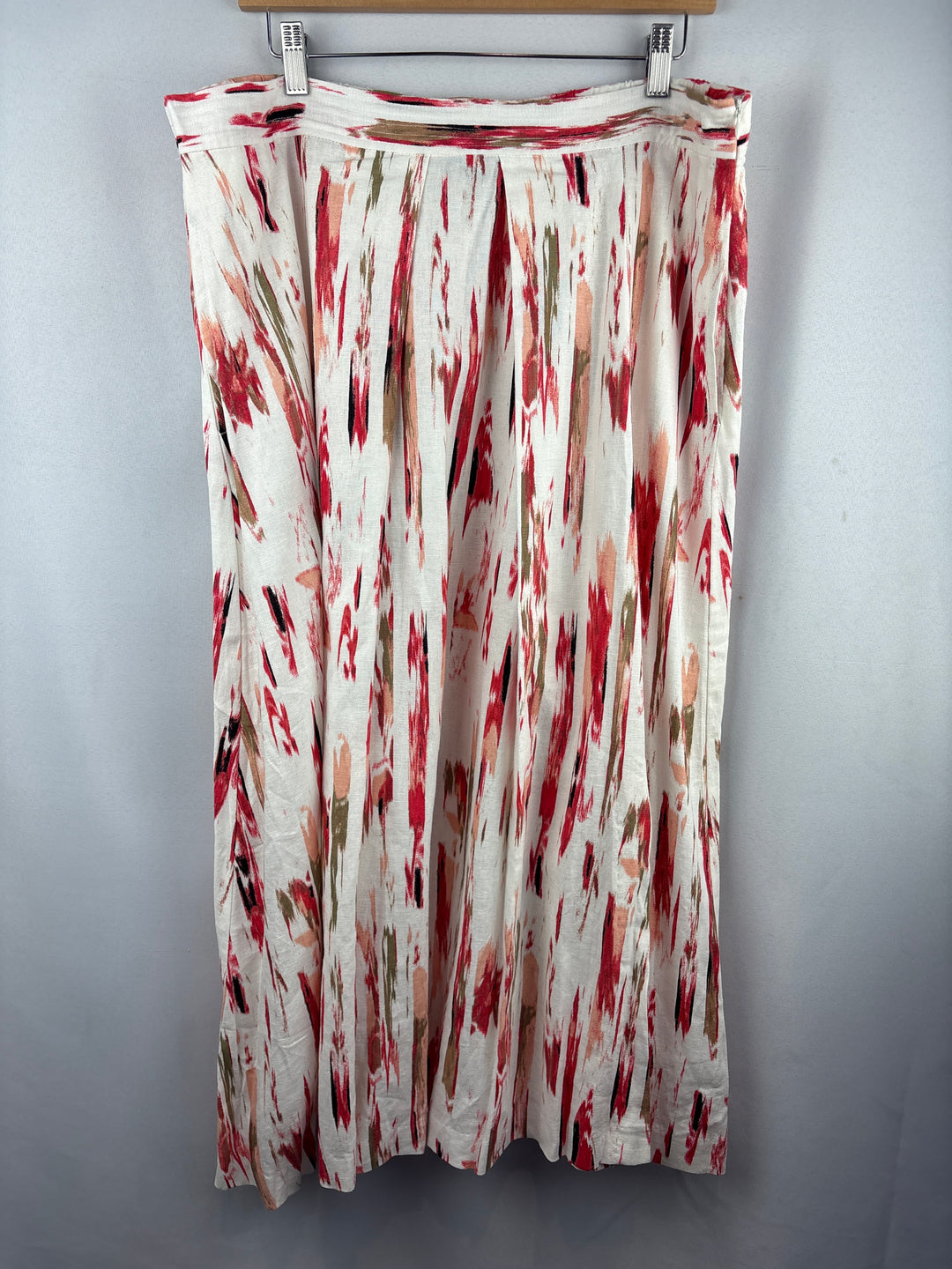 Women’s DKNY XL White Multicolored Patterned Skirt Set