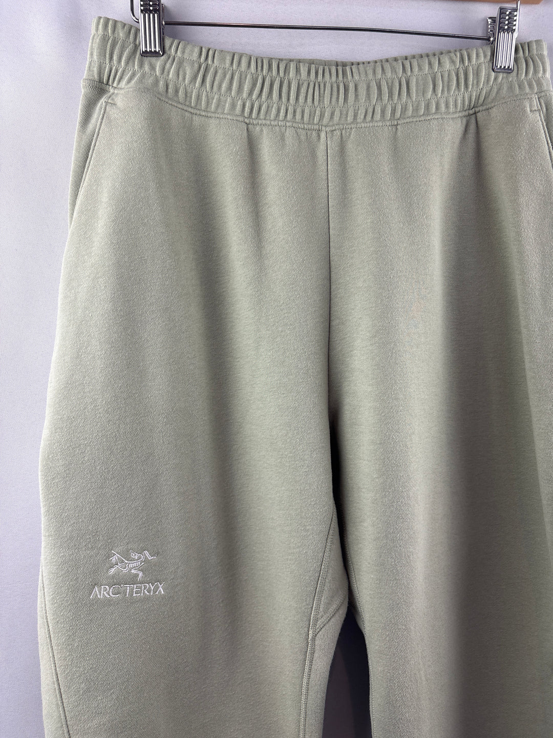 Women’s Arc’Teryx Size 8 Pale Green Fleece Joggers