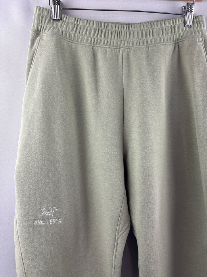 Women’s Arc’Teryx Size 8 Pale Green Fleece Joggers