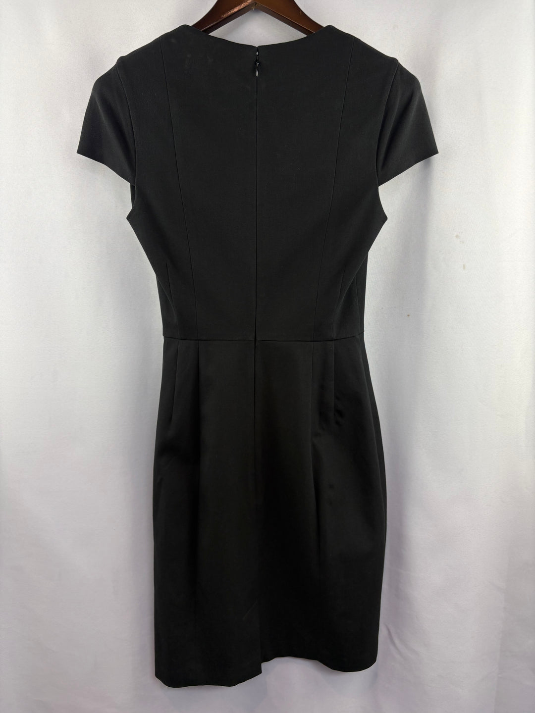 Women’s Banana Republic Size 6T Black Sheath Dress