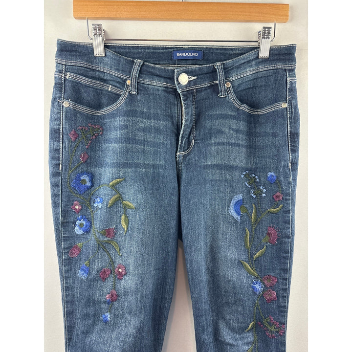 Women’s Bandolino Size 8 Dark Blue Skinny Jeans w/ Floral Embroidery