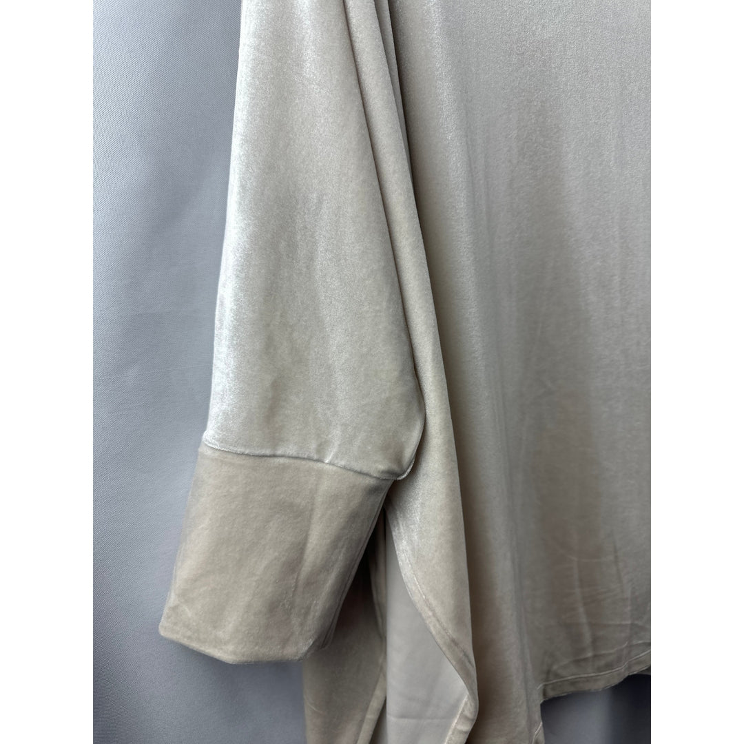 Women’s Luxe Wynne Layers Cream Velvet Turtleneck Size XL