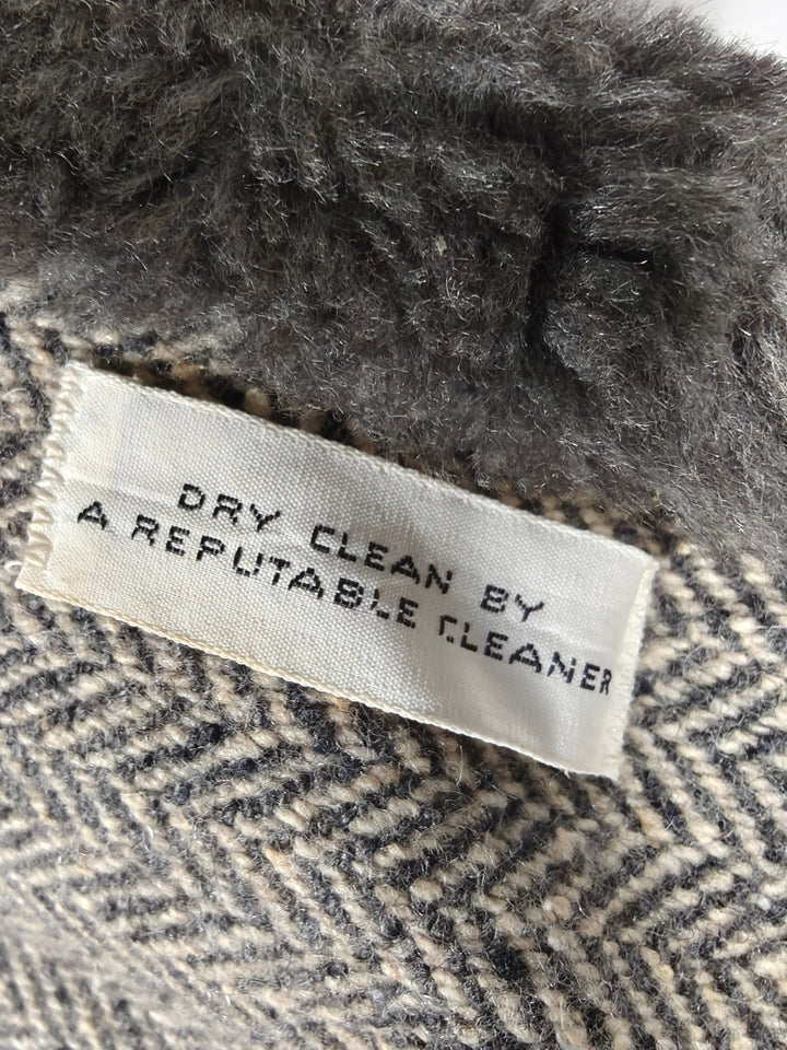 Mens Aberdeen Herringbone Tweed Coat Gray Brown Faux Fur Collar Size Unknown