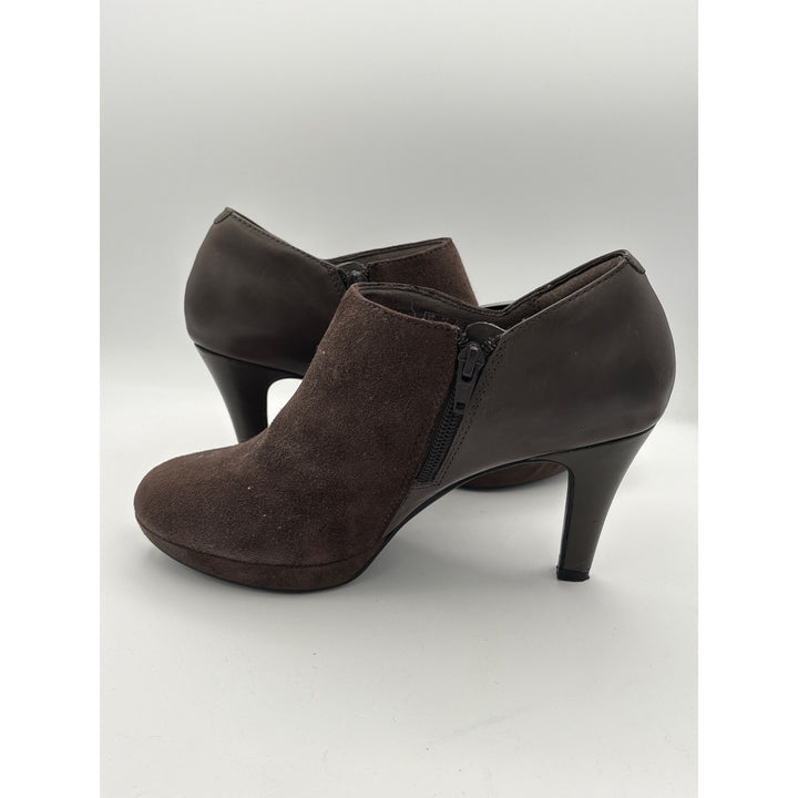 Clarks Brown Suede & Leather Ankle Booties Womens Size 7 With Buckle & Zip Closure
